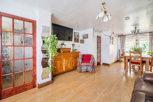 Lounge/diner- click for photo gallery